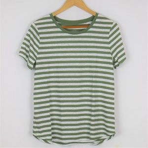🌻Old Navy T-shirt